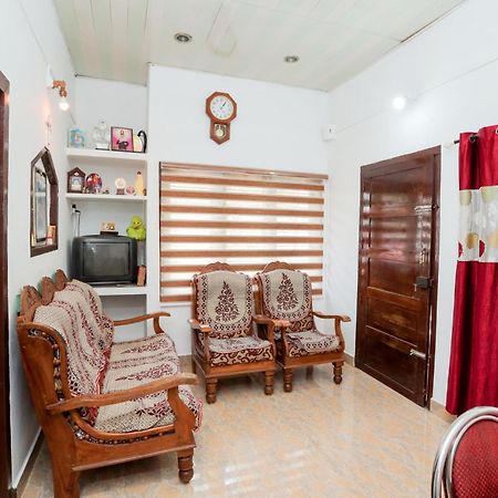 Koonamparayil Home Stay Munnar Anaviratty-Family Only エクステリア 写真