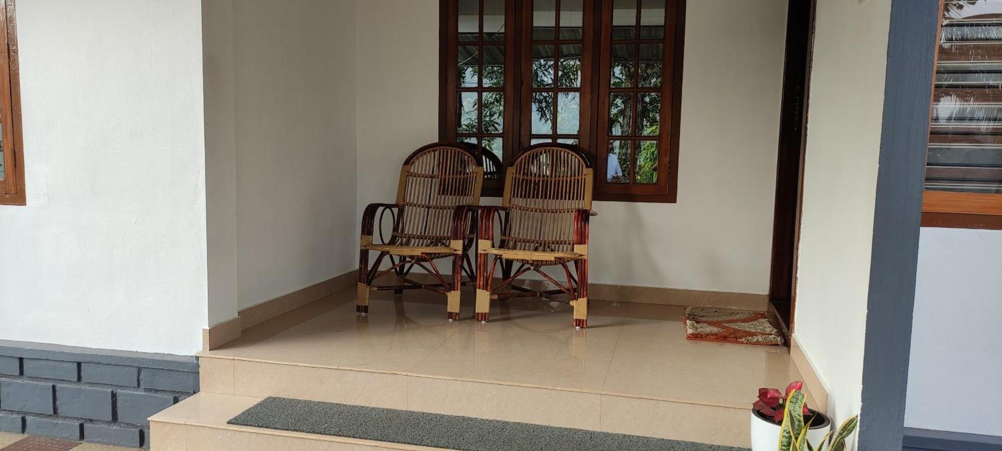 Koonamparayil Home Stay Munnar Anaviratty-Family Only エクステリア 写真