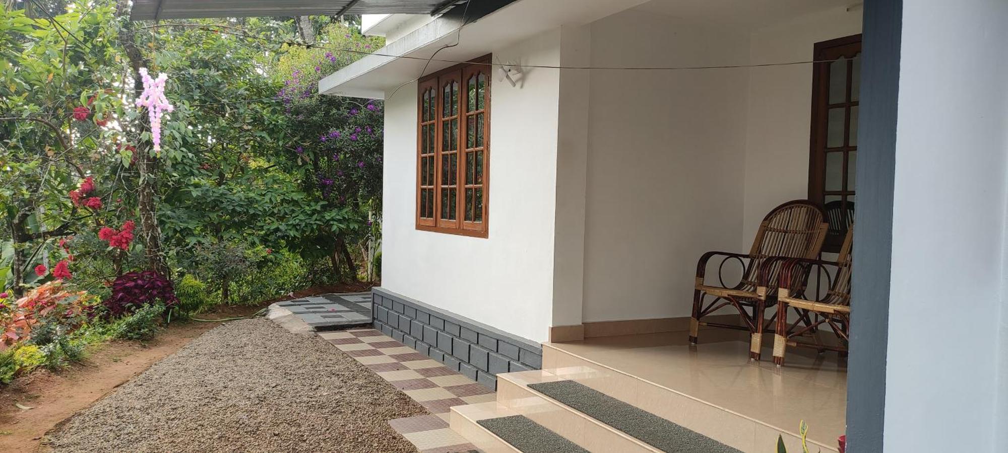 Koonamparayil Home Stay Munnar Anaviratty-Family Only エクステリア 写真