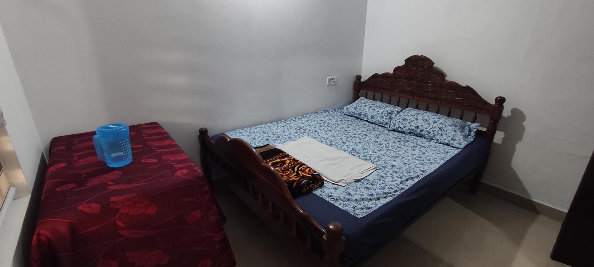 Koonamparayil Home Stay Munnar Anaviratty-Family Only エクステリア 写真