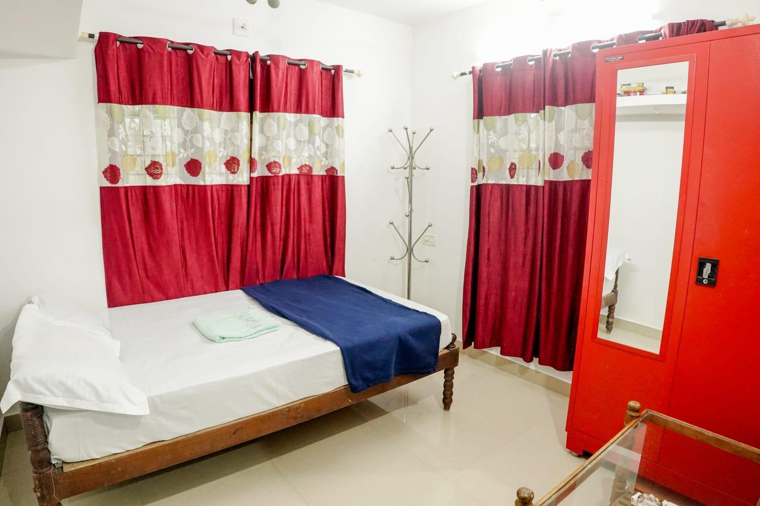 Koonamparayil Home Stay Munnar Anaviratty-Family Only エクステリア 写真